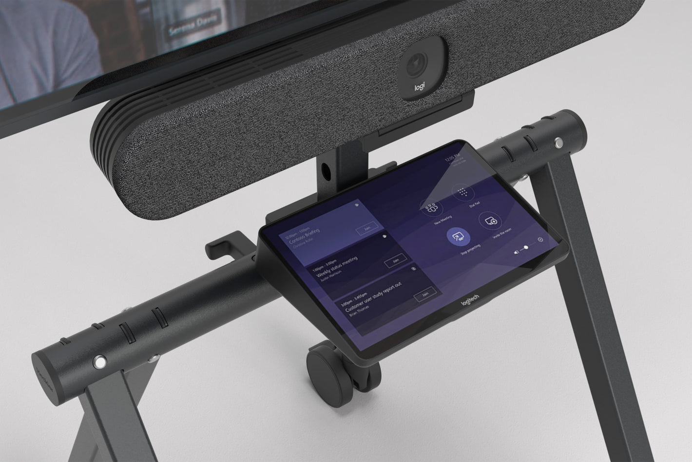 The stand’s integrated frame allows all-in-one mounting.