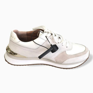 MiTag Pencil with Lanyard tag securing a shoe – ideal for footwear and high-value retail items.