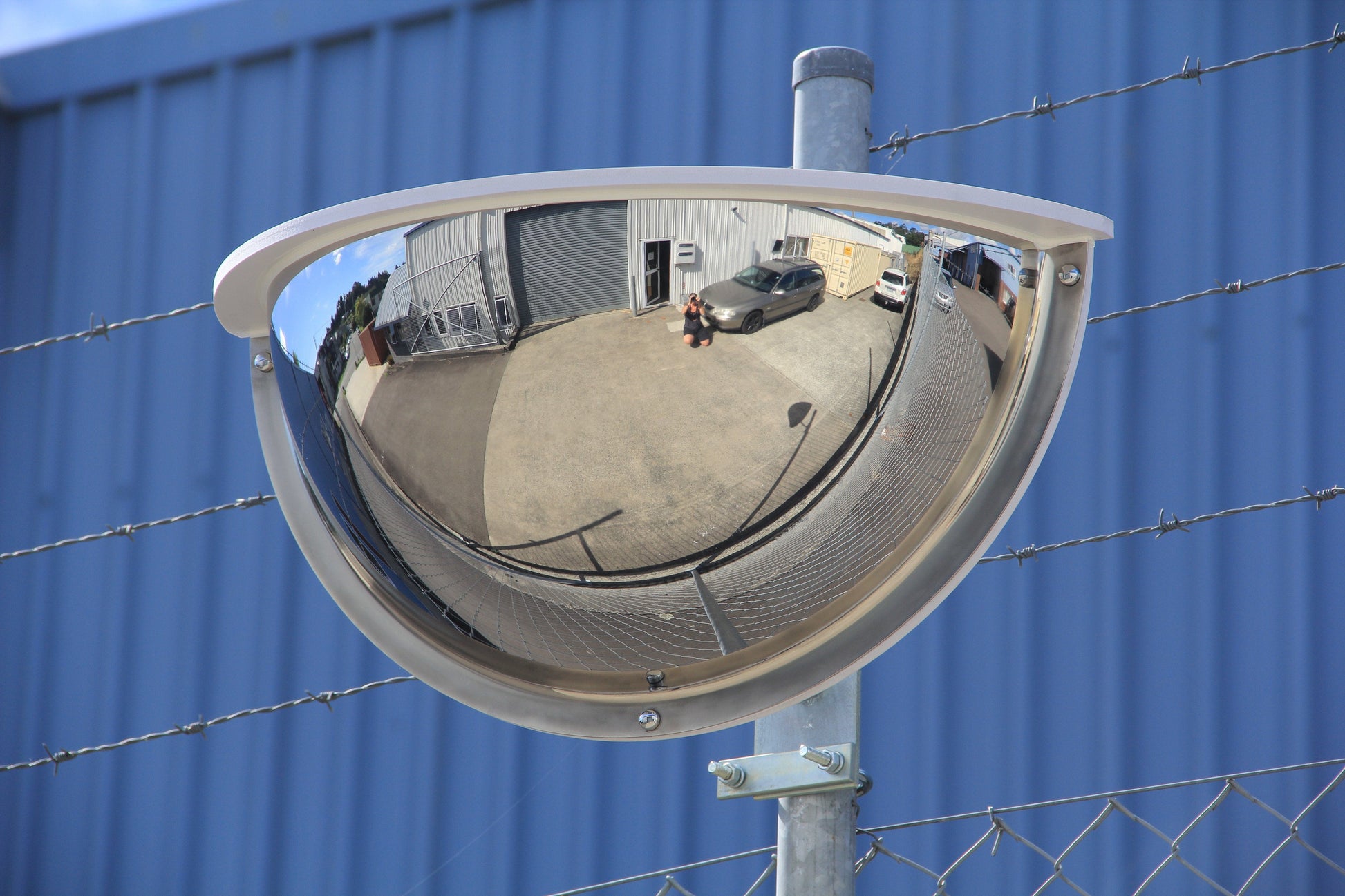 Bennets Security Mirror 500 x 250mm Stainless Steel Outdoor Half Dome Mirror