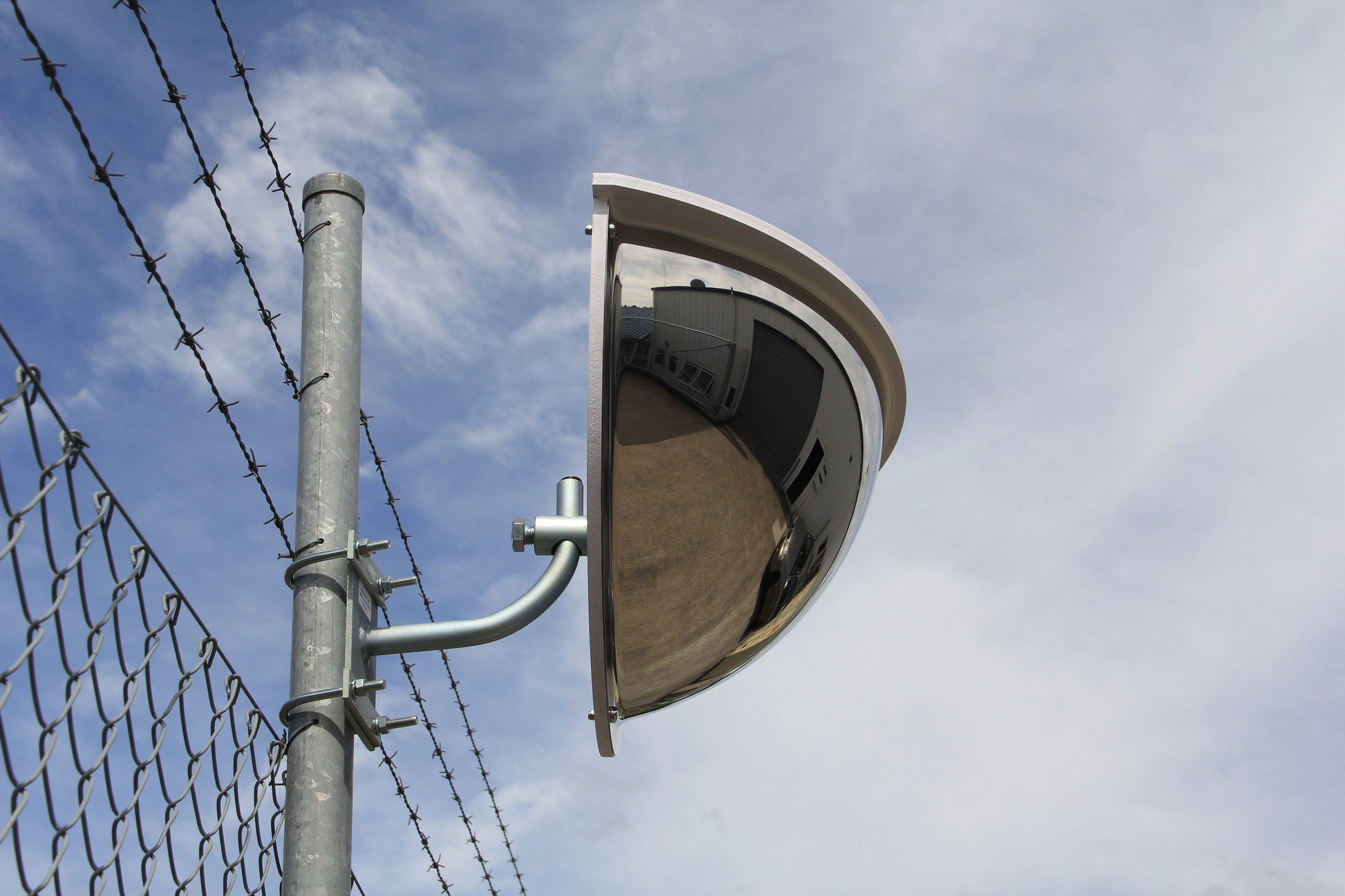 Bennets Security Mirror 500 x 250mm Stainless Steel Outdoor Half Dome Mirror